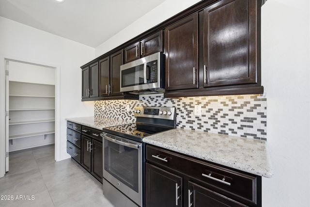 1829 W SPUR Drive, Phoenix, AZ 85085