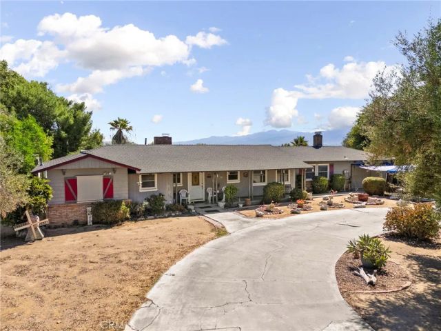 8170 Grapewin, Corona, CA 92880