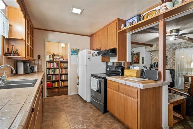 8170 Grapewin, Corona, CA 92880