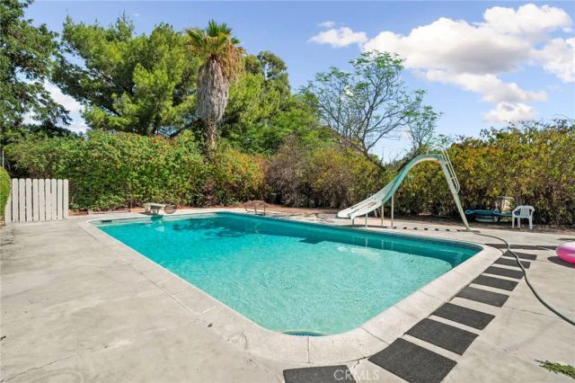 8170 Grapewin, Corona, CA 92880
