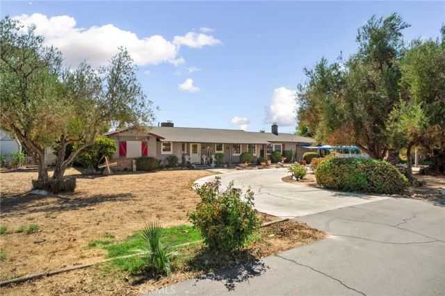 8170 Grapewin, Corona, CA 92880