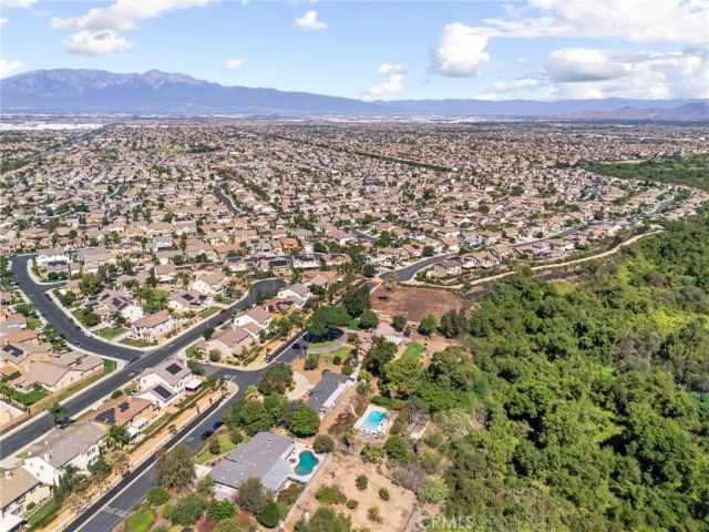 8170 Grapewin, Corona, CA 92880