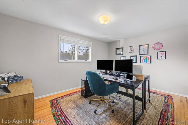 152 E Hickory Grove Road, Bloomfield Charter Township, MI 48304