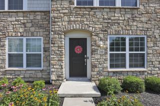 280 Autumn Ridge Circle, Pickerington, OH 43147