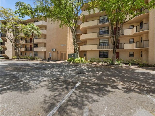 3550 Blue Lake Drive 404, Pompano Beach, FL 33064
