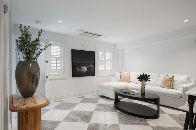 21 New Street, Charleston, SC 29401