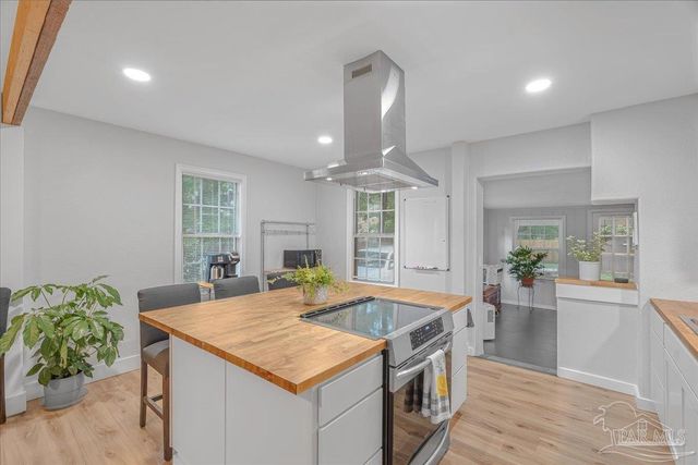 821 W Hernandez St, Pensacola, FL 32501