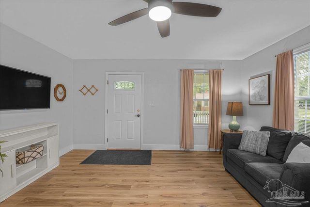 821 W Hernandez St, Pensacola, FL 32501