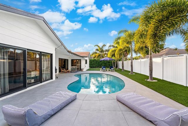 833 NW 6th Terrace, Boca Raton, FL 33486