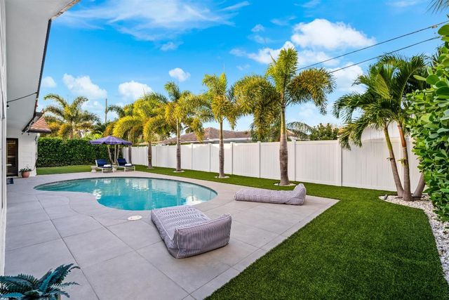 833 NW 6th Terrace, Boca Raton, FL 33486