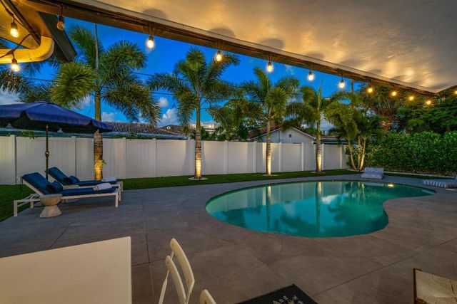 833 NW 6th Terrace, Boca Raton, FL 33486