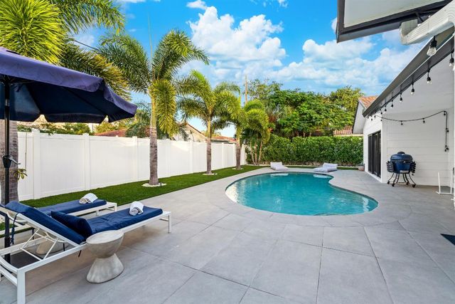 833 NW 6th Terrace, Boca Raton, FL 33486