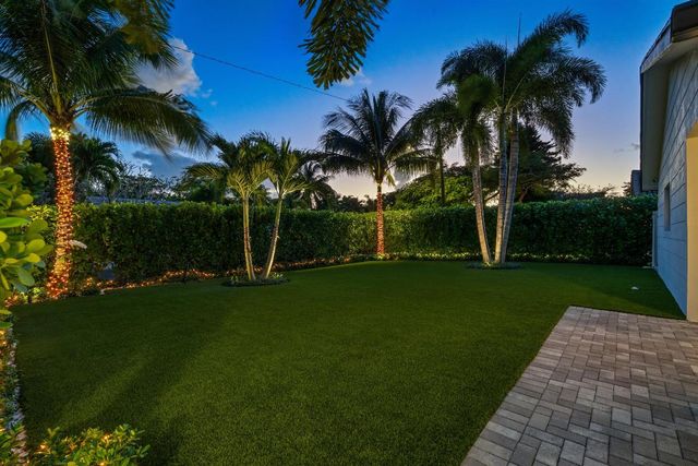 833 NW 6th Terrace, Boca Raton, FL 33486