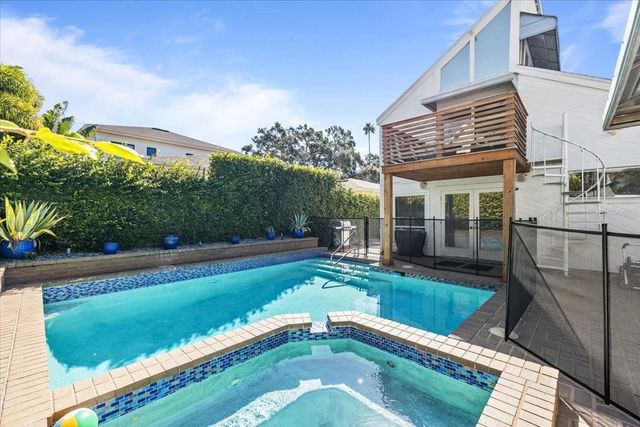 2903 W BAY COURT AVENUE, Tampa, FL 33611