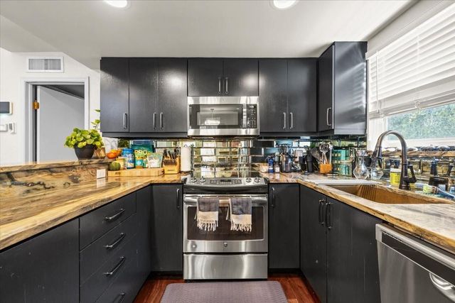 2903 W BAY COURT AVENUE, Tampa, FL 33611