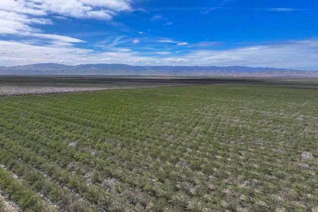 W Cerini Avenue, Cantua Creek, CA 93608