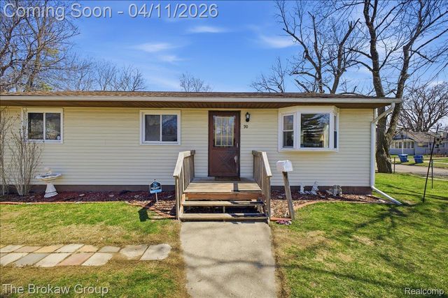90 N Josephine Avenue, Waterford Charter Township, MI 48328