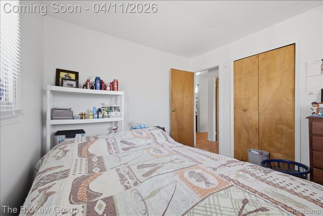 90 N Josephine Avenue, Waterford Charter Township, MI 48328