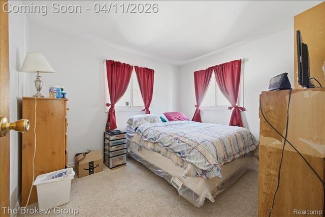 90 N Josephine Avenue, Waterford Charter Township, MI 48328