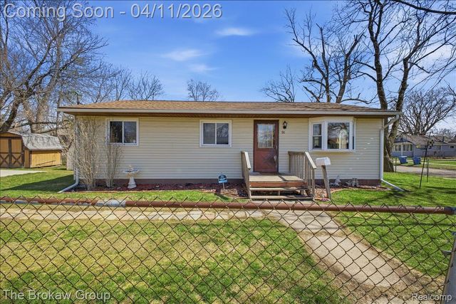 90 N Josephine Avenue, Waterford Charter Township, MI 48328