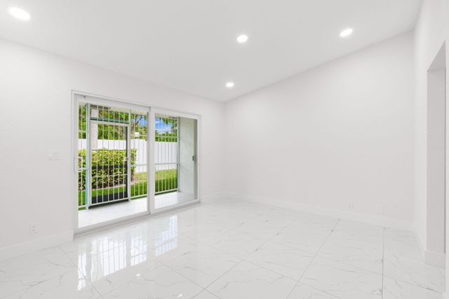 6702 N Pine Island Road 6702, Tamarac, FL 33321