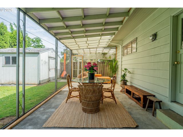 14045 Ne SACRAMENTO St, Portland, OR 97230