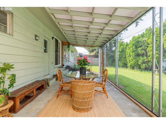 14045 Ne SACRAMENTO St, Portland, OR 97230