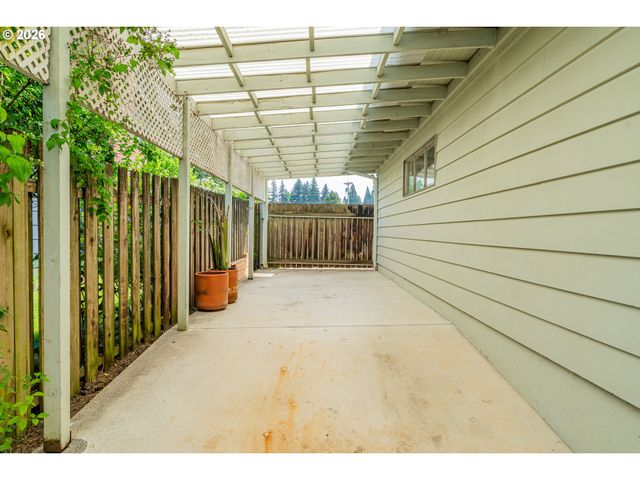 14045 Ne SACRAMENTO St, Portland, OR 97230