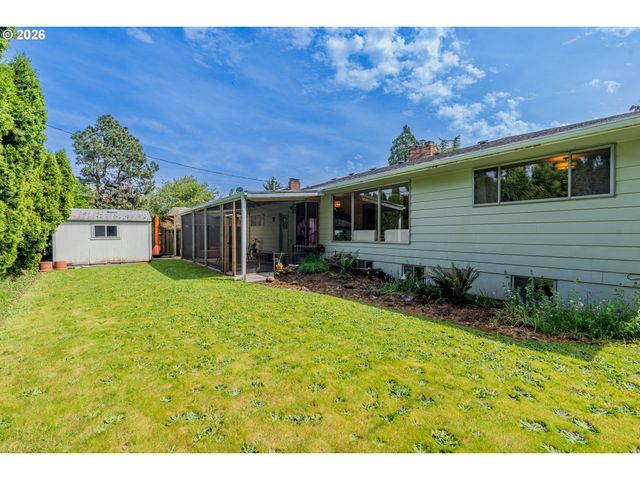 14045 Ne SACRAMENTO St, Portland, OR 97230