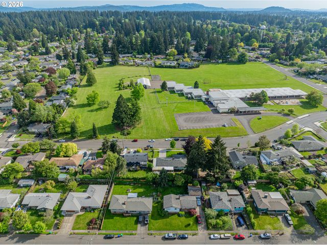 14045 Ne SACRAMENTO St, Portland, OR 97230