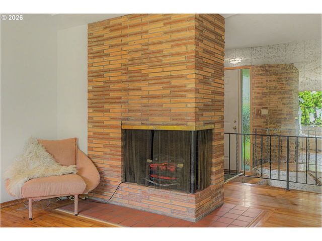 14045 Ne SACRAMENTO St, Portland, OR 97230