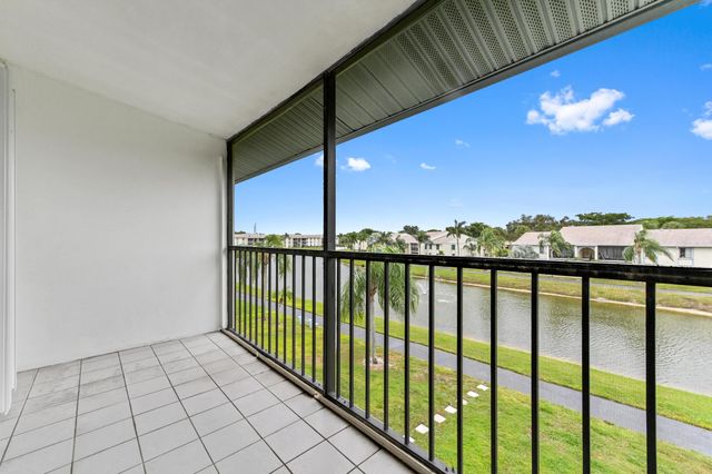 1106 Green Pine Boulevard G3, West Palm Beach, FL 33409