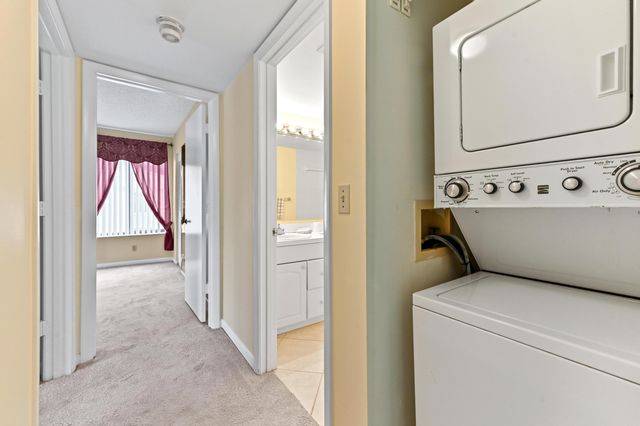 1106 Green Pine Boulevard G3, West Palm Beach, FL 33409