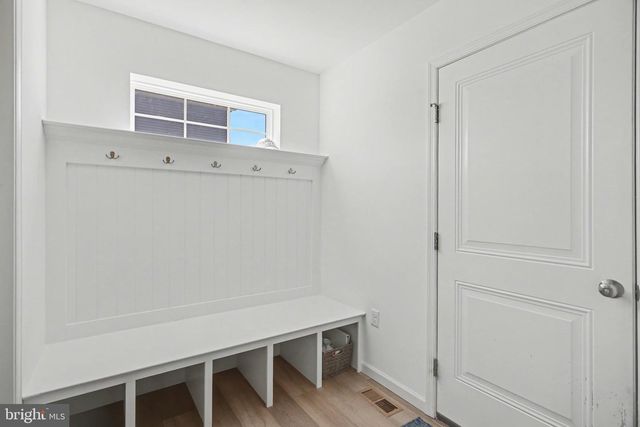 3660 PEBBLE RUN DR, Dover, PA 17315