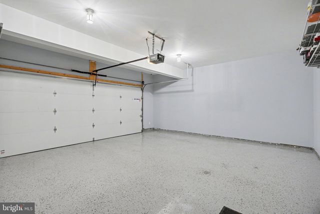 3660 PEBBLE RUN DR, Dover, PA 17315