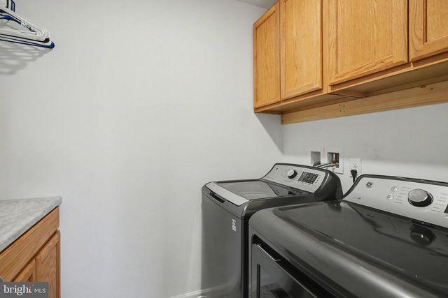 3660 PEBBLE RUN DR, Dover, PA 17315