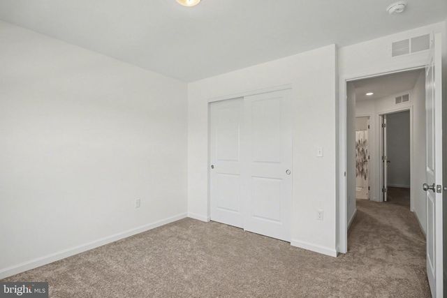 3660 PEBBLE RUN DR, Dover, PA 17315