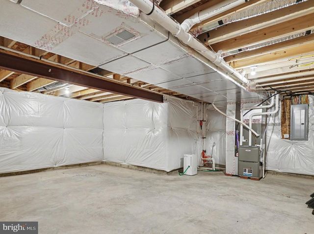 3660 PEBBLE RUN DR, Dover, PA 17315