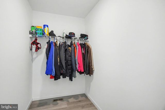 3660 PEBBLE RUN DR, Dover, PA 17315