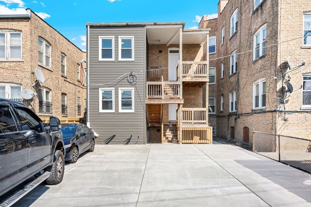6336 N Fairfield Avenue, Chicago, IL 60659