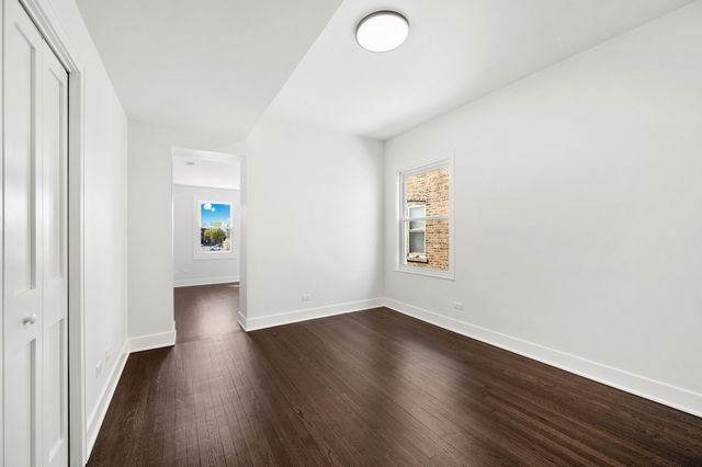 6336 N Fairfield Avenue, Chicago, IL 60659