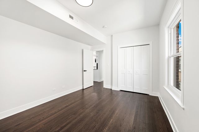 6336 N Fairfield Avenue, Chicago, IL 60659