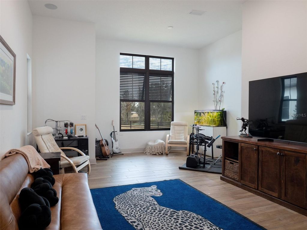 Image 15 of property listing at 11920 SE 22ND AVENUE ROAD, Ocala, FL 34480