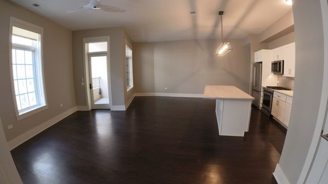 2050 N Clark Street 302, Chicago, IL 60614