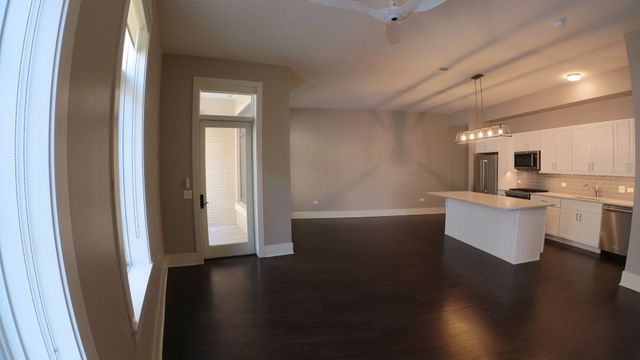 2050 N Clark Street 302, Chicago, IL 60614