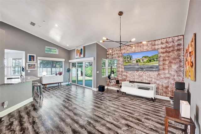 507 Bridgeton Road, Weston, FL 33326
