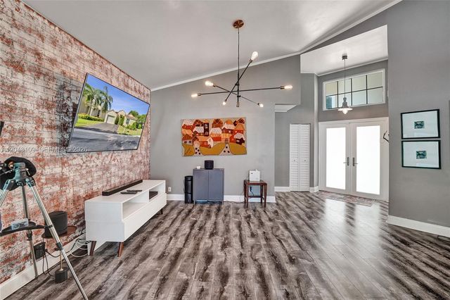 507 Bridgeton Road, Weston, FL 33326