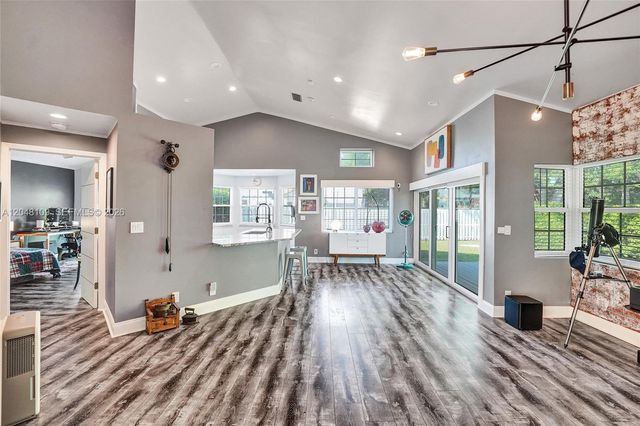 507 Bridgeton Road, Weston, FL 33326