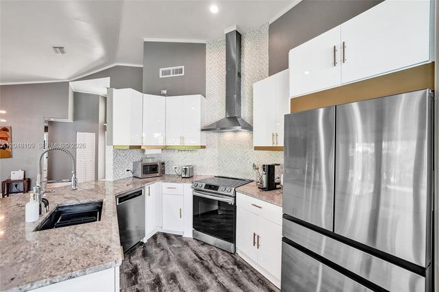 507 Bridgeton Road, Weston, FL 33326