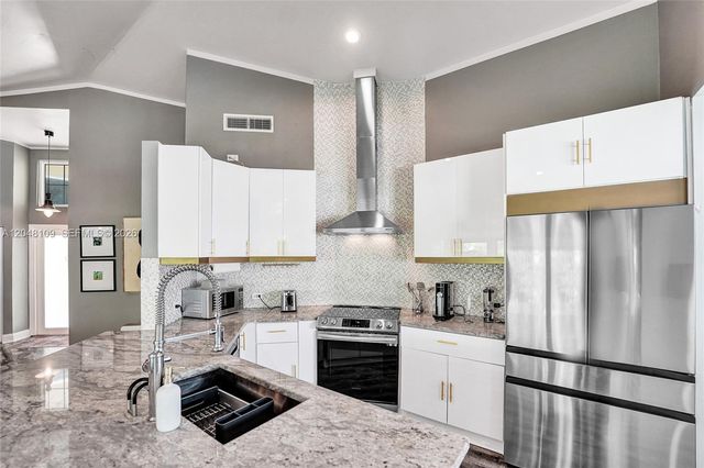 507 Bridgeton Road, Weston, FL 33326